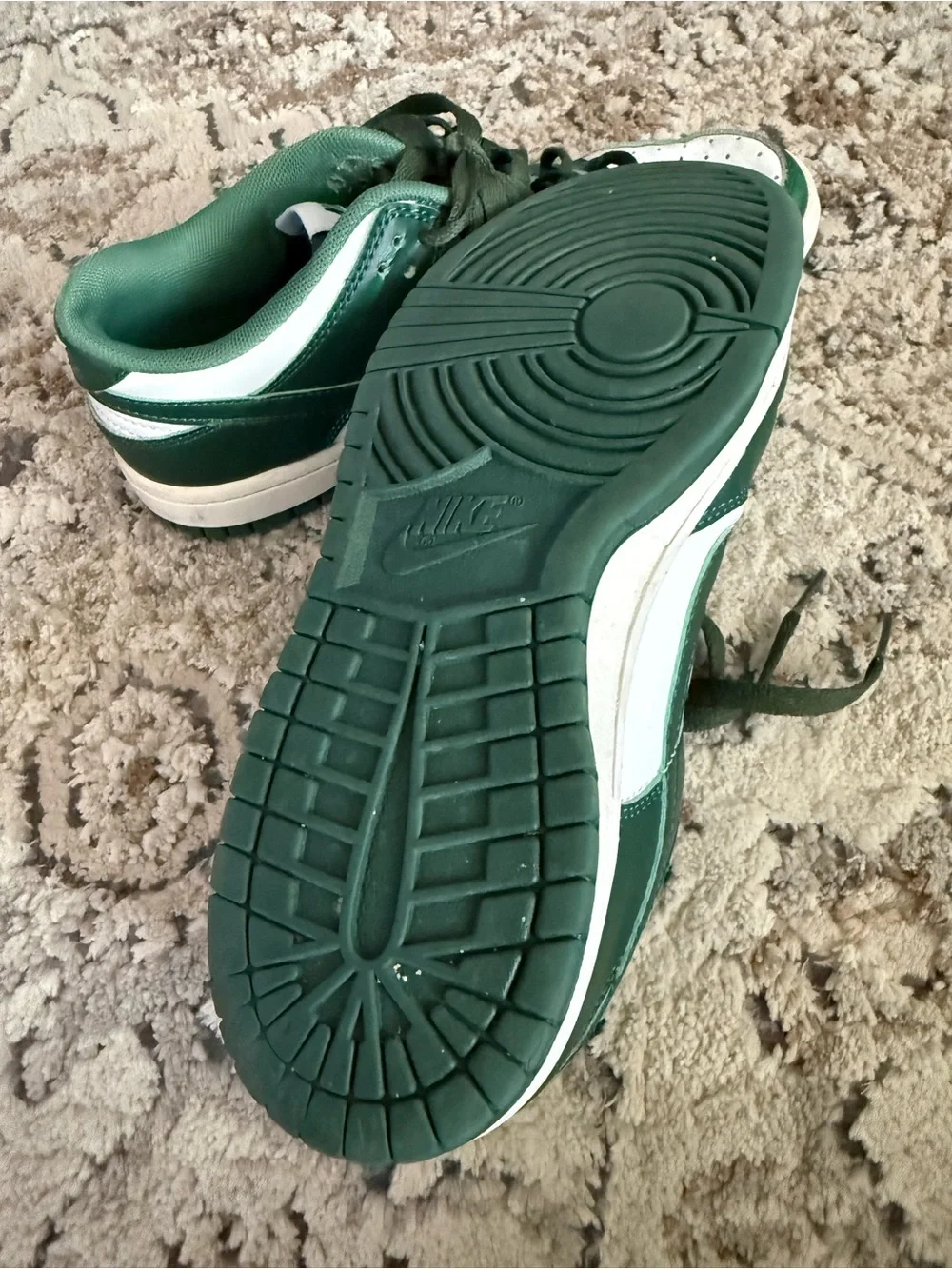 Nike Kids Low-Top Sneakers in Green and White